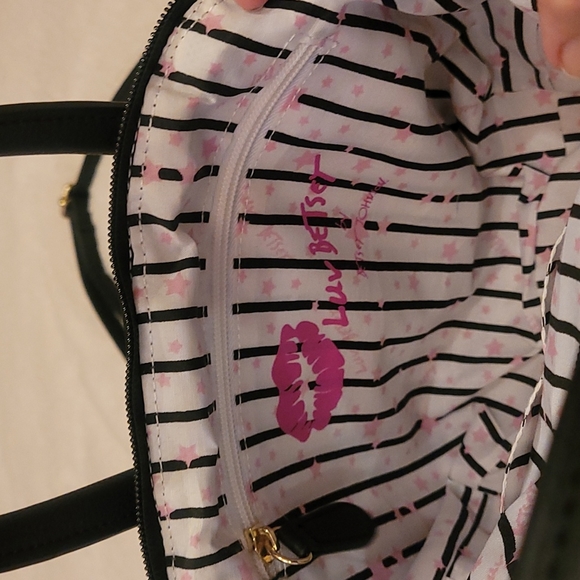 New Betsy Johnson Purse - Picture 6 of 10